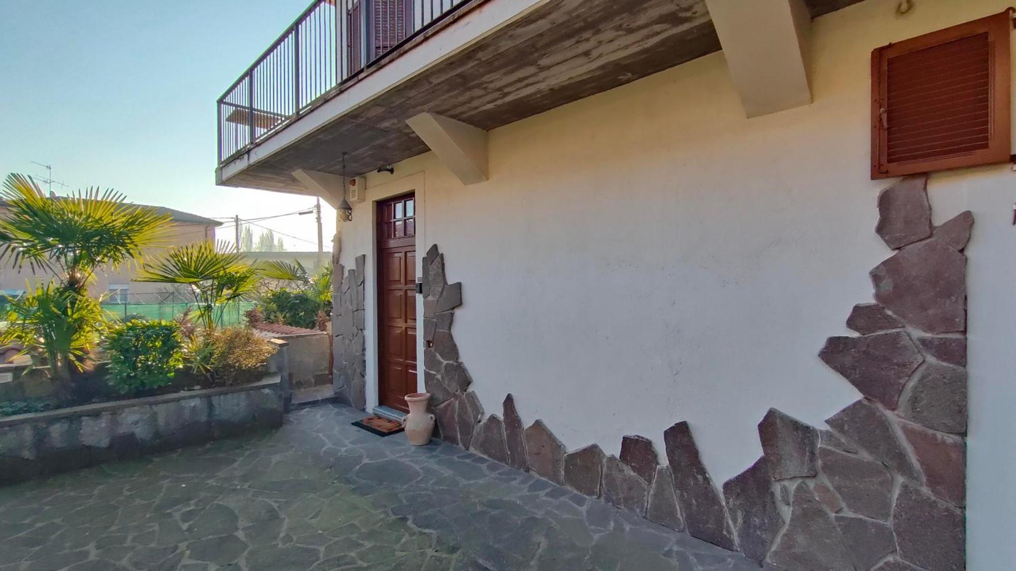 Nelly Bergamo Apartments Luaran gambar